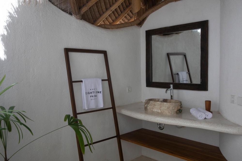 81 Palms Resort Nembrala Room photo
